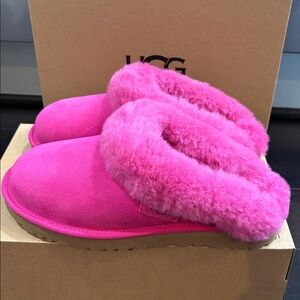 UGG CLUGGETTE SLIPPERS IN DARK PEONY PINK SZ 7 NEW IN BOX